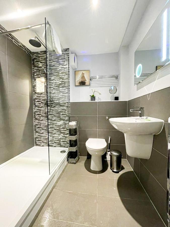 Modern 3 Bedroom Apartment, West End EDI Exterior foto